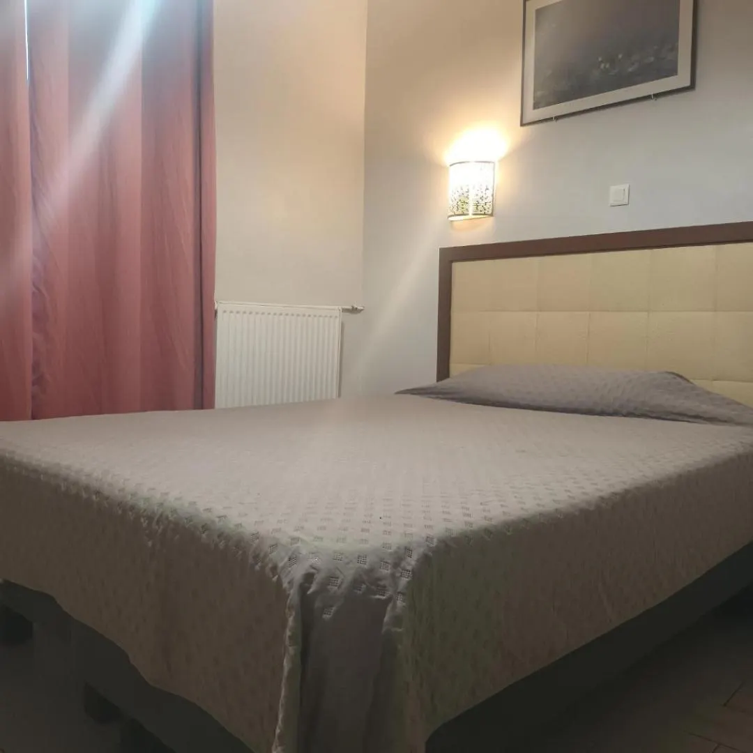 Hotel De Lorraine *